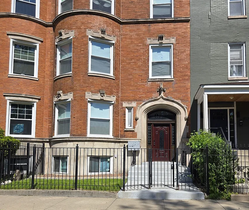 4749 S Prairie Ave #2