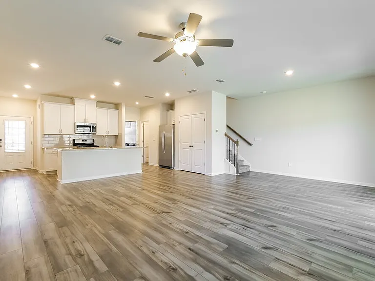 1672 Villageside Ct — Photo 6