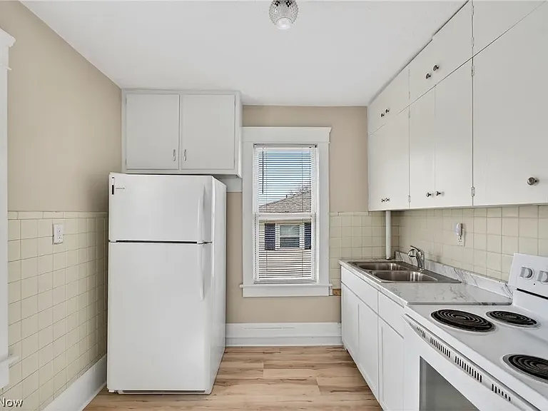 245 E Ford Ave #B — Photo 3
