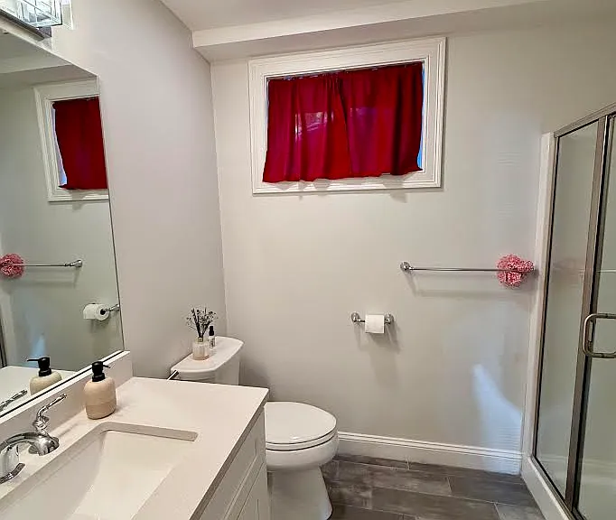 230 Westminster Ave — Photo 13