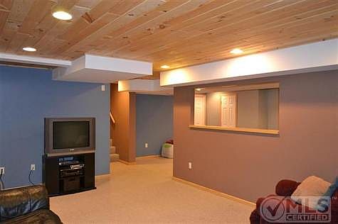 5th image of 21540 University Dr