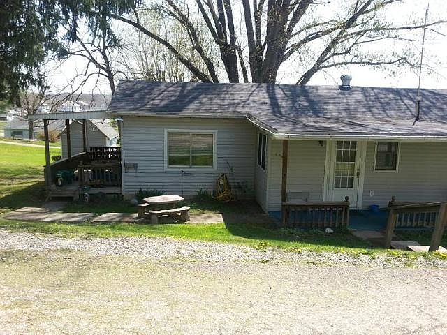 2nd image of 334 W Brown St