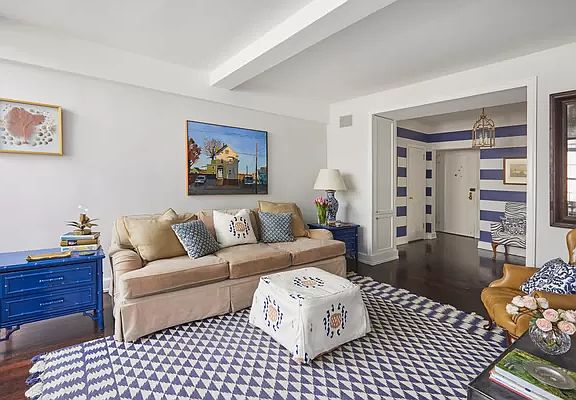 2nd image of 240 E 79th St APT 12B