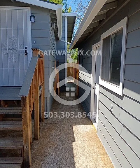 664 Monmouth St — Photo 3