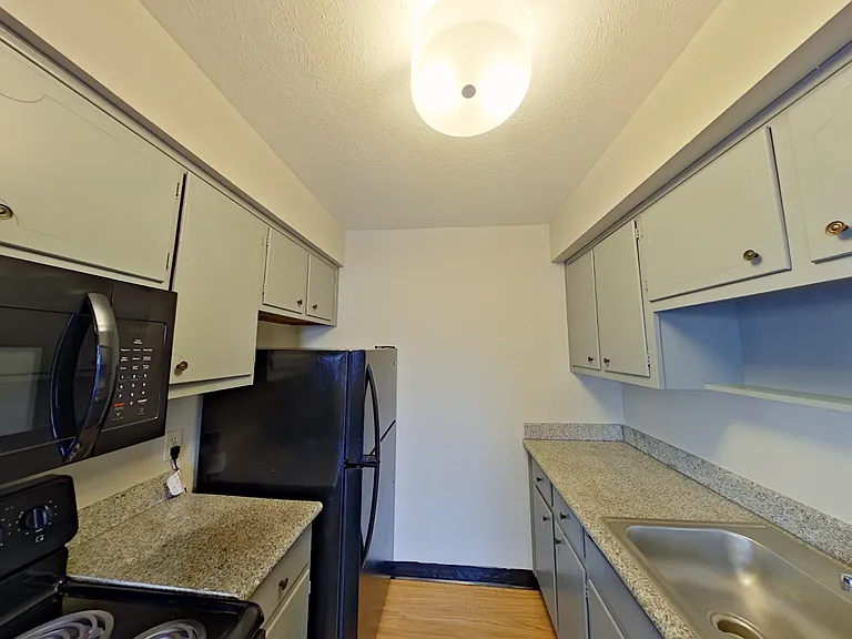 127-8690 Broadview Rd #127 — Photo 3