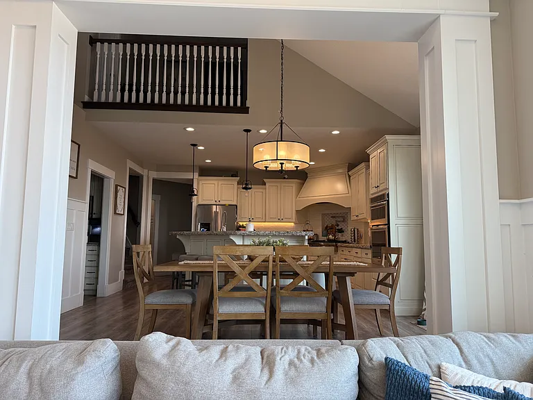 592 N Hills Ct — Photo 36