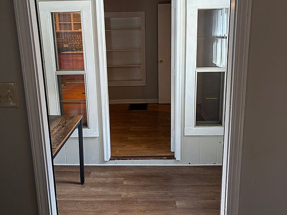 5th image of 303 Grady Rd