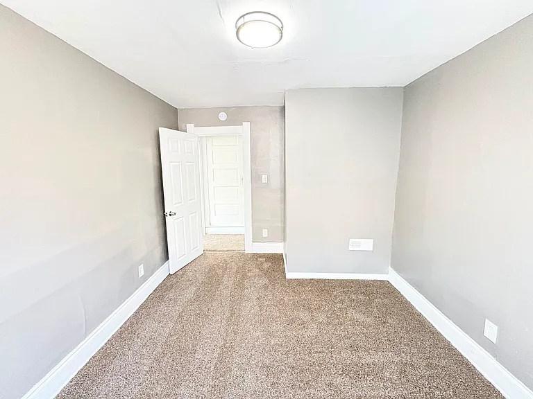 218 Kevin Pl — Photo 13