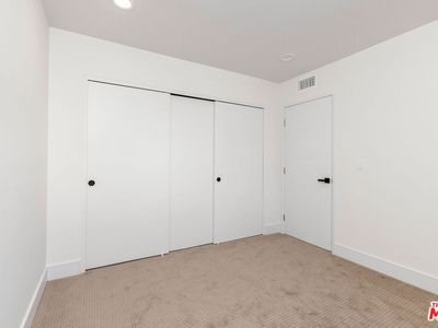 233 S Larchmont Blvd, Los Angeles, CA, 90004