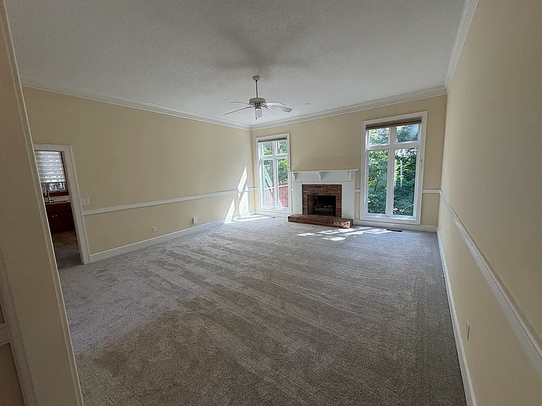 13822 Hardy St — Photo 5