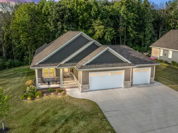 2608 Canvasback Dr, Menasha, WI 54952