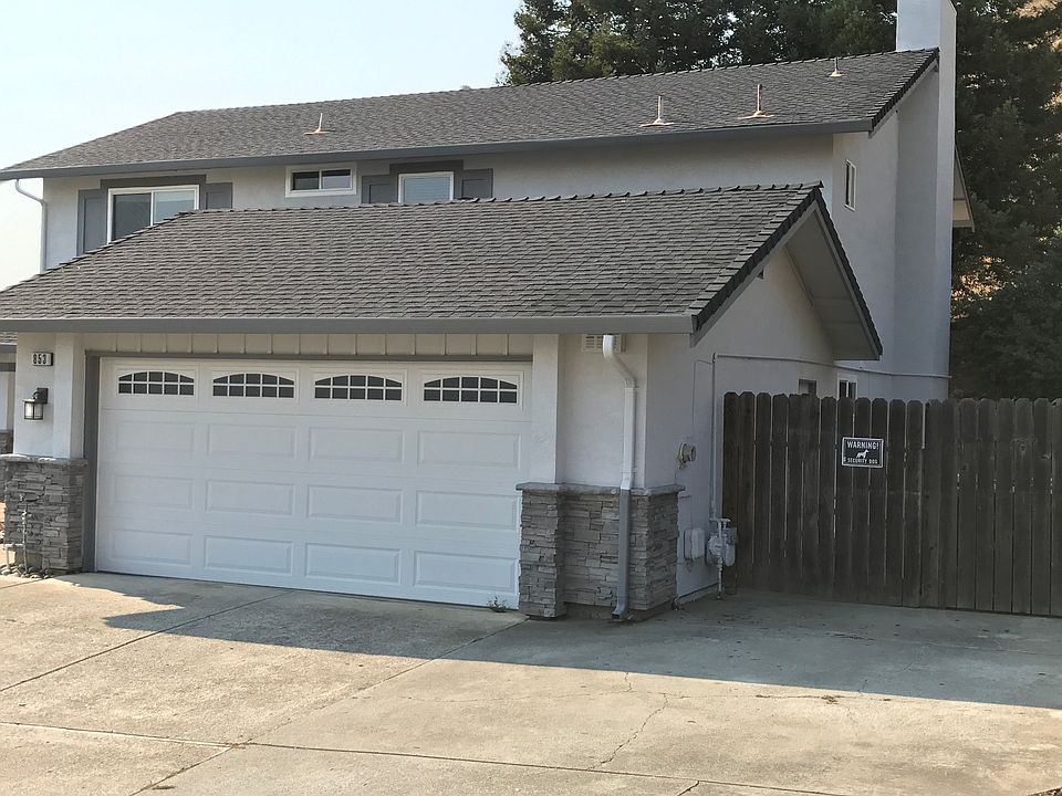 2nd image of 853 Rose Dr