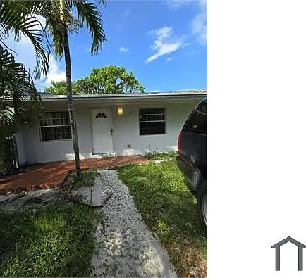 2 bed, 1019 sqft, $2,556 — Photo 1