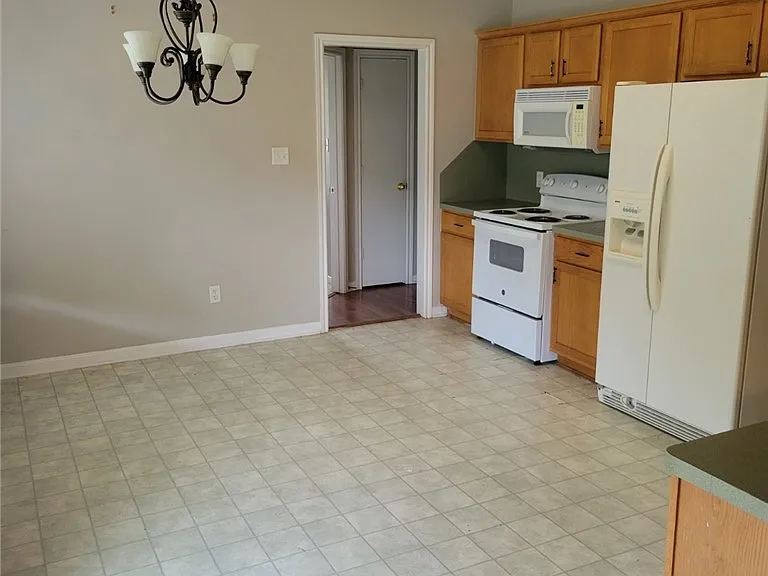 2906 Elise Ln — Photo 3