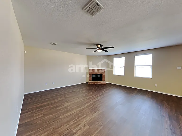 1021 Bumble Bee Dr — Photo 5