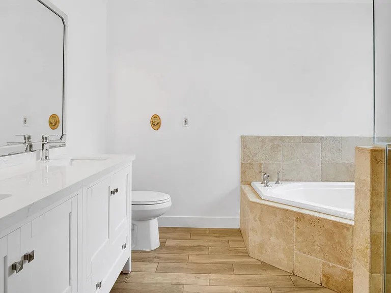 2545 Sycamore Dr — Photo 21