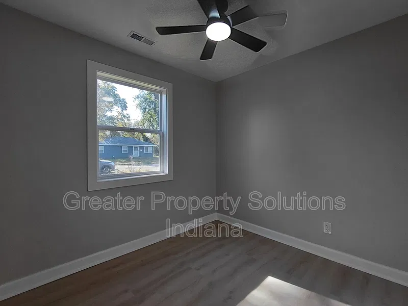 3 bed, 1.0 bath, 1150 sqft, $1,650 — Photo 4
