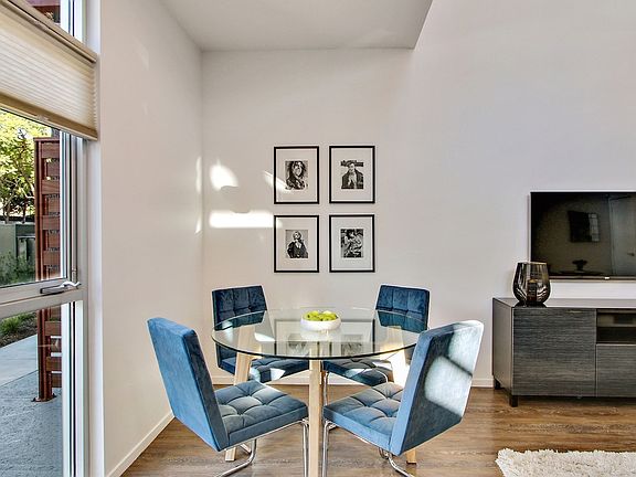 3rd image of 1342 N Hayworth Ave APT 102