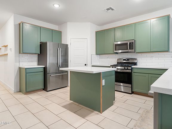 3rd image of 35391 W SANTA MONICA Avenue