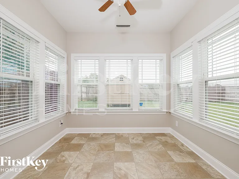 117 Saintsbury Pl — Photo 8