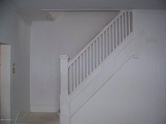 Dining Rm Open Stairs