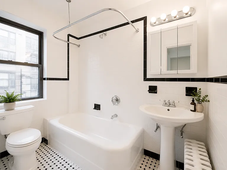 237 E 20th St #8F — Photo 2