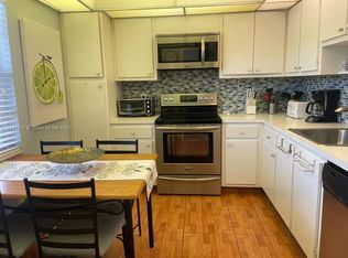 555 Oaks Ln APT 203, Pompano Beach, FL 33069