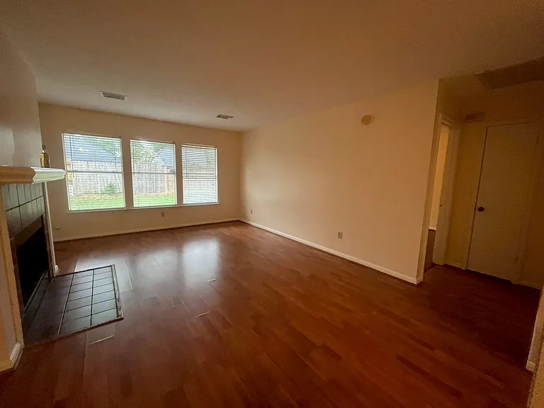4823 Pecan Grove Dr — Photo 5