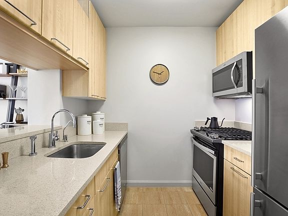 5th image of 601 W 57th St APT 14P