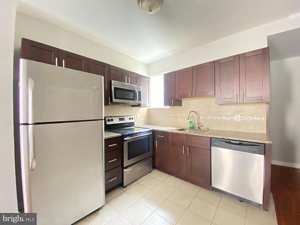 1st image of 1504 N Willington St #A