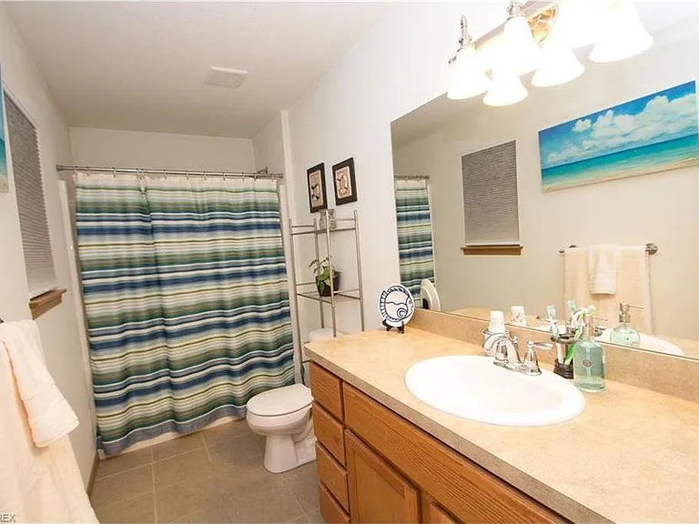 1053 Beachview Rd — Photo 11