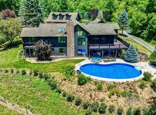 1424 Bottom Creek Ln, Bent Mountain, VA