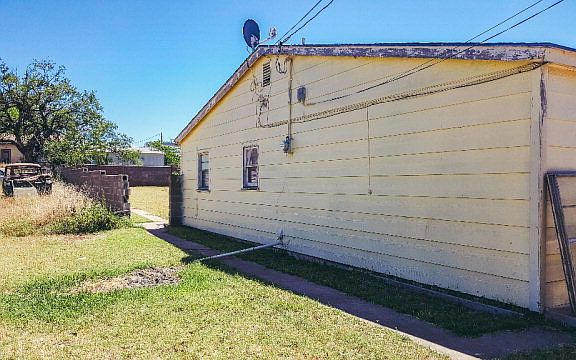 4th image of 407 Seaton St