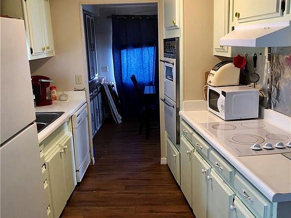 5th image of 3862 Blueberry Ln