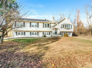 19 Gold Rd, Poughkeepsie, NY 12603