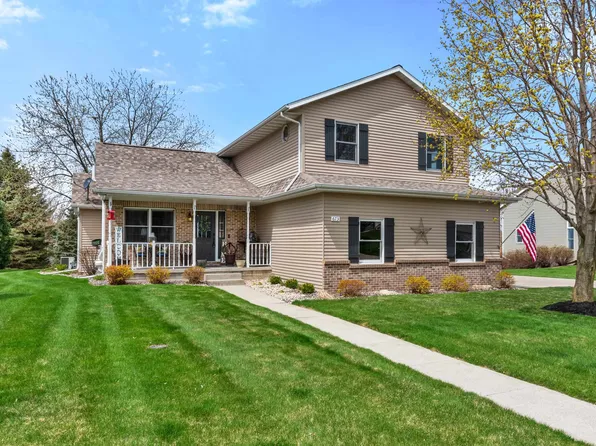 673 Emmer St, Mayville, WI 53050