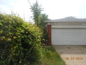 3rd image of 20570 Shaftsbury Ave
