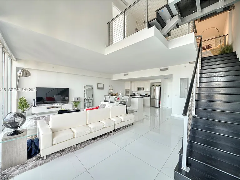 92 SW 3rd St #5203 — Photo 8