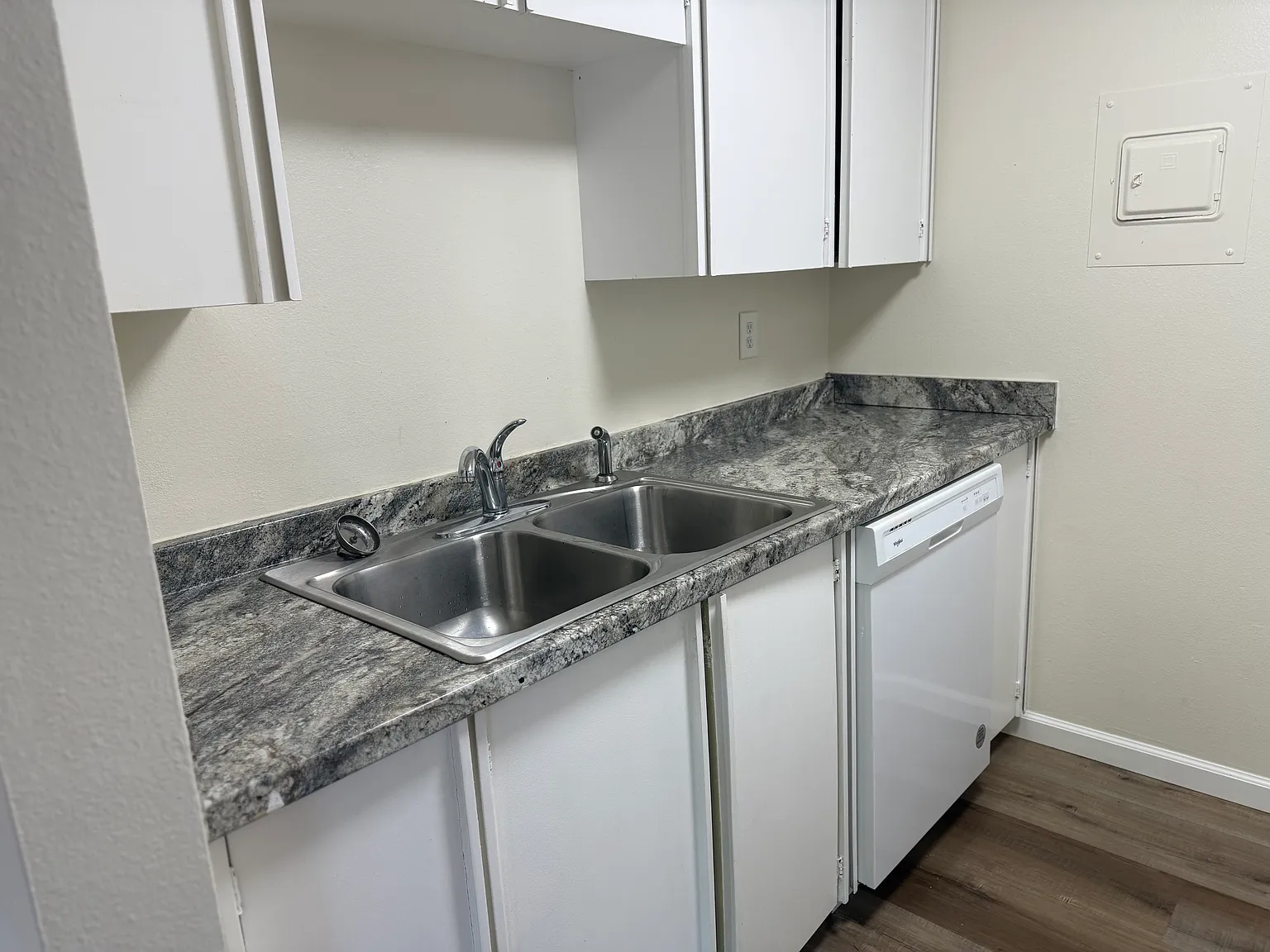1714 Evergreen Park Ct SW — Photo 2