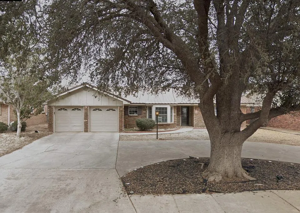 2410 Apperson Dr