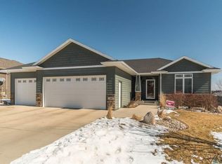 208 S Augusta Ave, Brandon, SD 57005