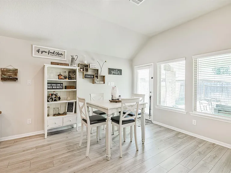 18906 Sorrento Point Dr — Photo 24