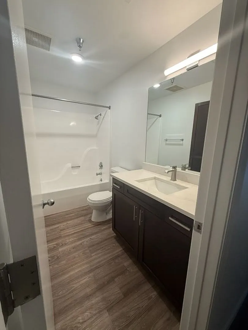 Harney Street Apartments in the Old Market — Photo 3