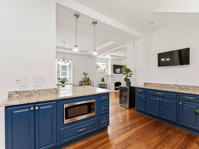 2647 Forbes St — Photo 15