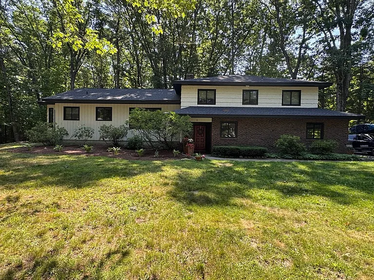 1 Cyr Cir #1 — Photo 12