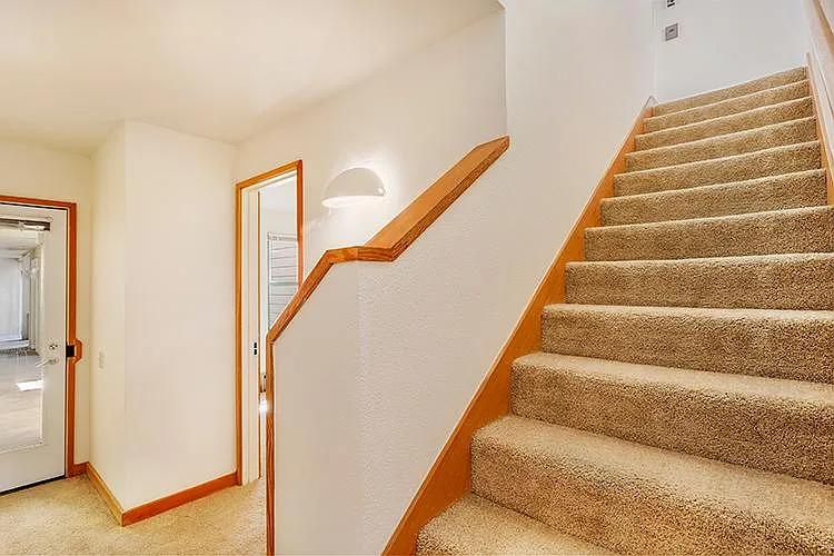 1059 Union St — Photo 9