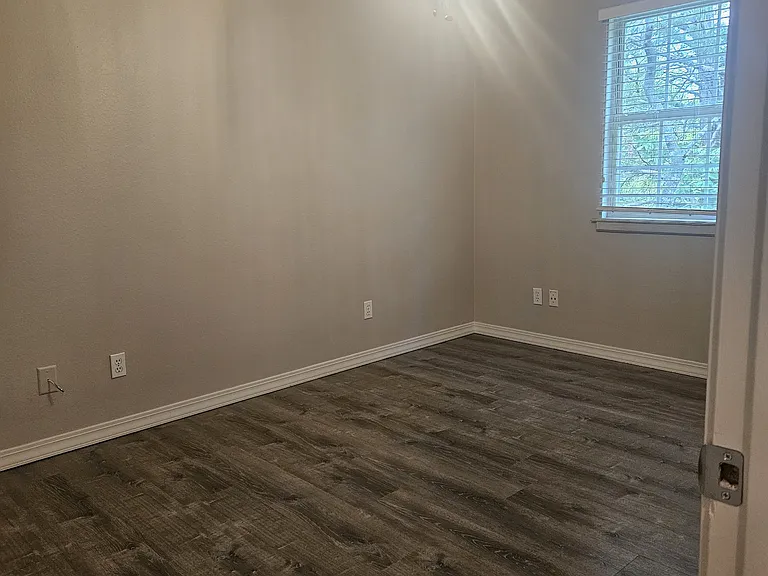 15 Woodsdale Dr #3 — Photo 14