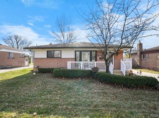 11712 Stamford Ave, Warren, MI 48089