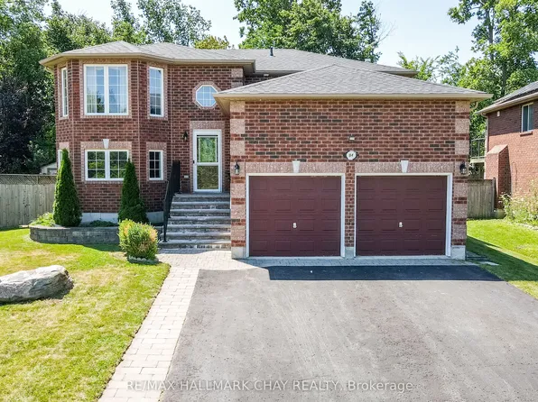 94 Sandringham Dr, Barrie, ON L4M 7J5