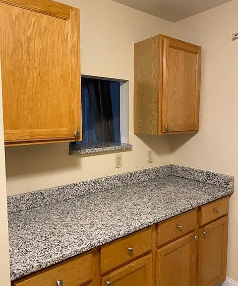 2270 Madison Rd #2B — Photo 7